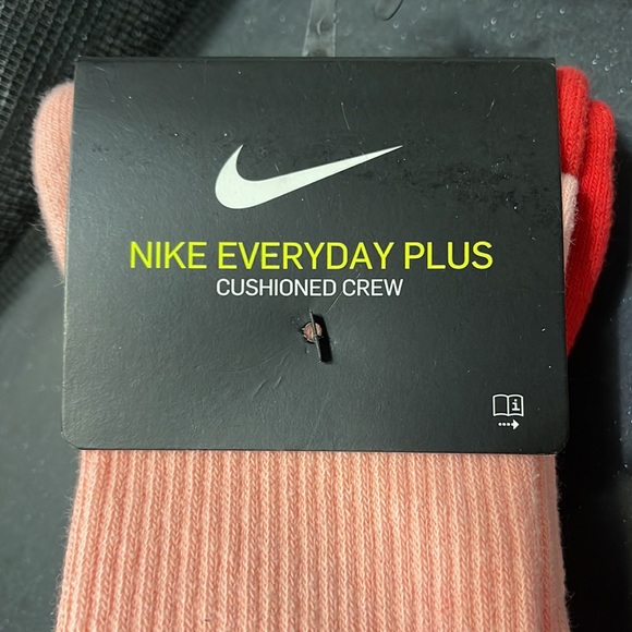 Nike Everyday Plus Cushioned
Multi-Color
Size L
Crew Socks (2 Pairs)
 DH6096-902 - Picture 8 of 15